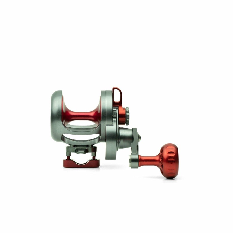 Seigler LG Large Game Lever Drag Reels Smoke/Red Right